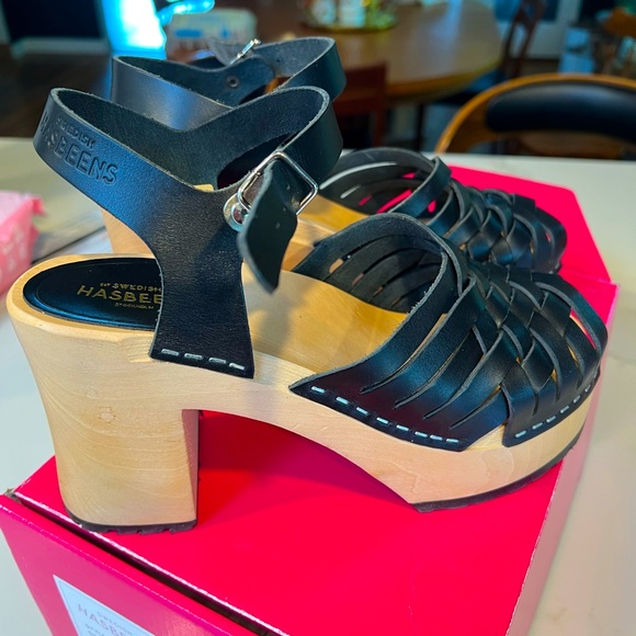 Hasbeens Black Straps Platform Sandals/shoes size: 37